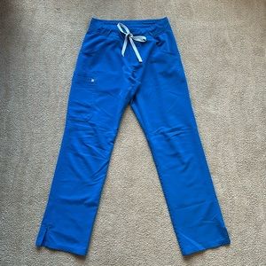 Figs Kade Cargo scrub pant